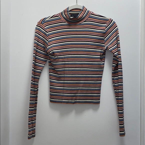 Brandy Melville Daniela striped long sleeve - Picture 4 of 5